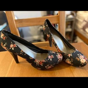 Me Too Floral Heels